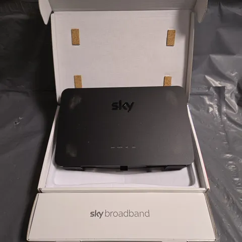 BOXED SKY SR203 WIFI ROUTER 