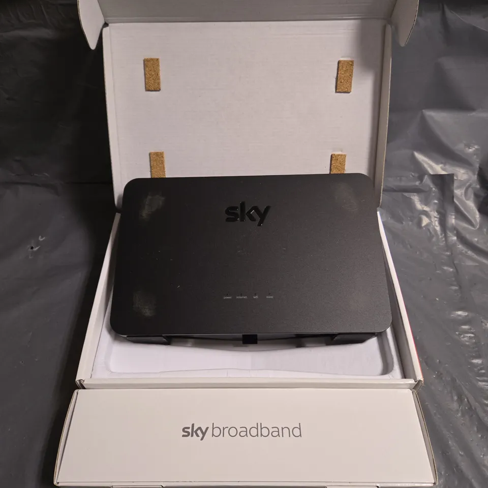 BOXED SKY SR203 WIFI ROUTER 