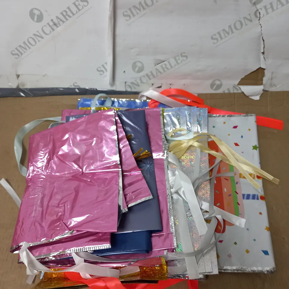 OUTLET PERFECT PRESENT 20 PIECE LARGE GIFTBAG AND TAG
