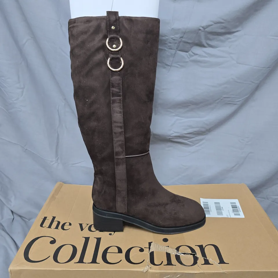 LOW BLOCK HEEL KNEE BOOTS - CHOCOLATE - 7