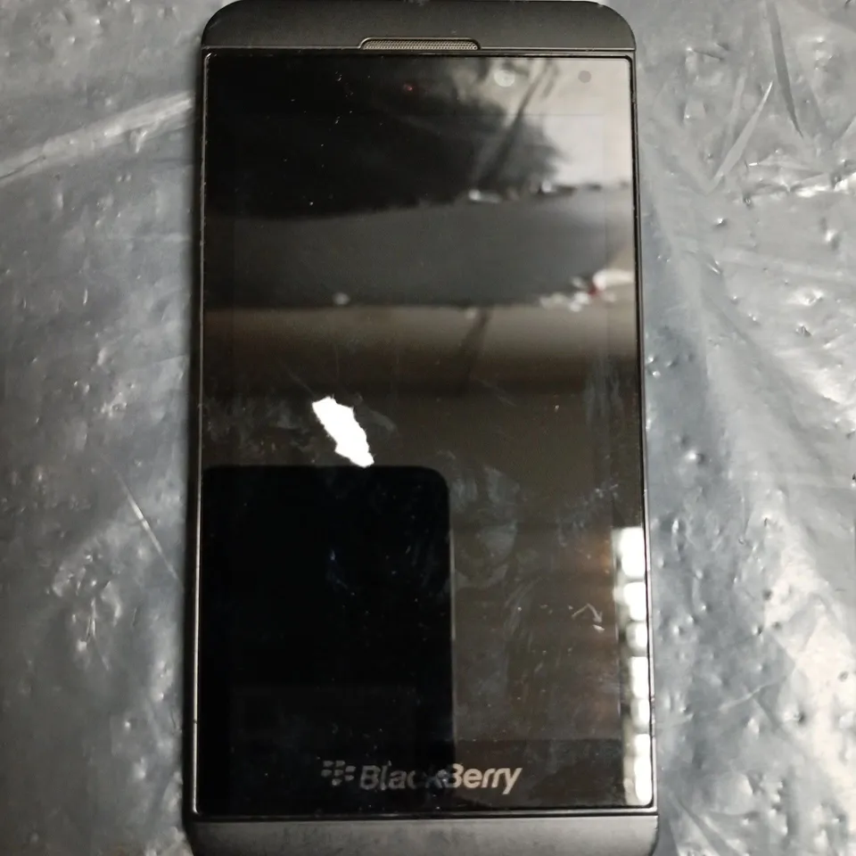 BLACKBERRY Z10 STL100-2 MOBILE PHONE