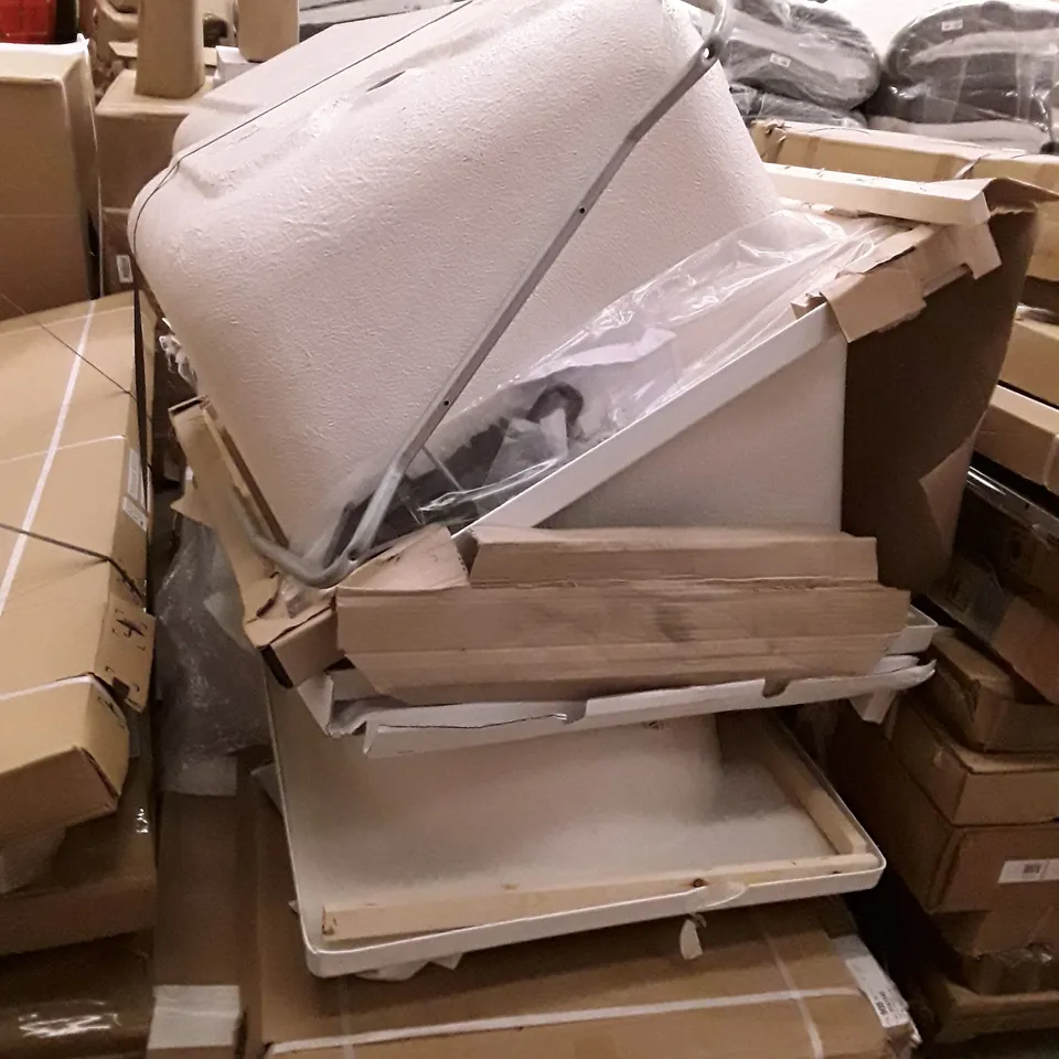 PALLET OF ASSORTED BATHROOM PARTS INCLUDING BATHTUBS & SHOWER DOORS