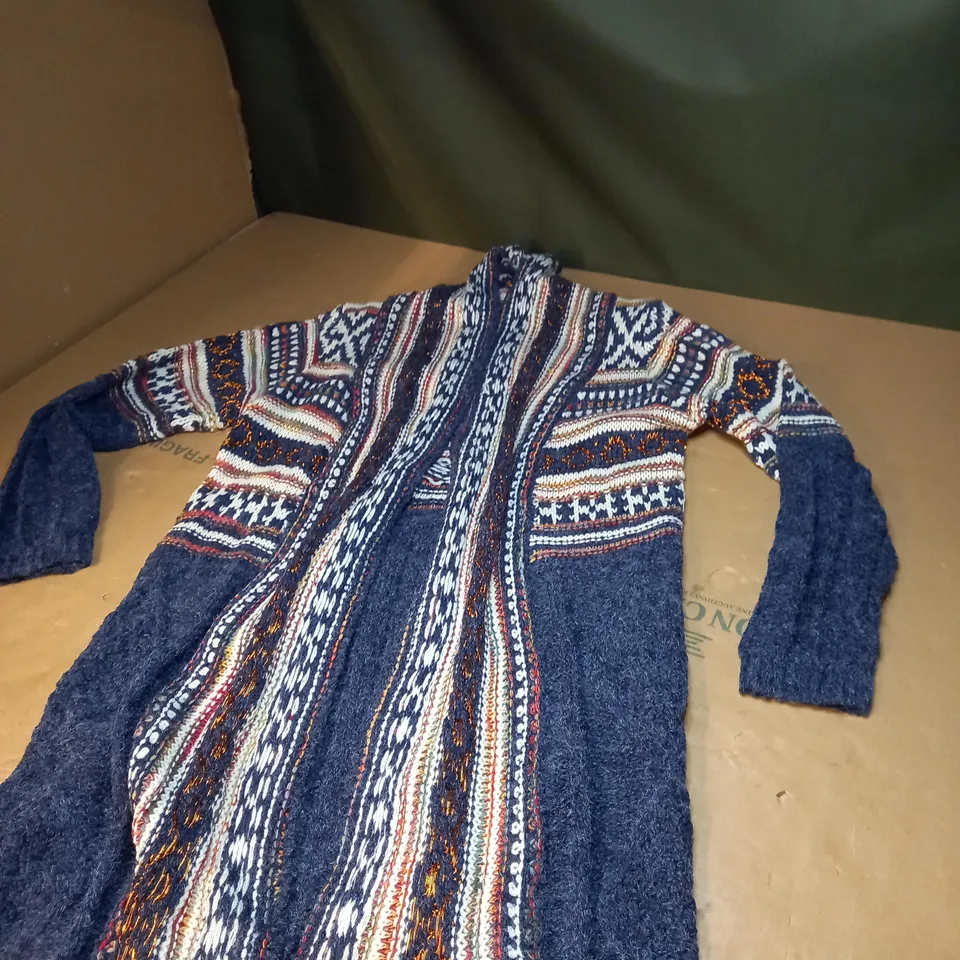 ROMAN FRINGE PATTERN CARDIGAN SIZE 12