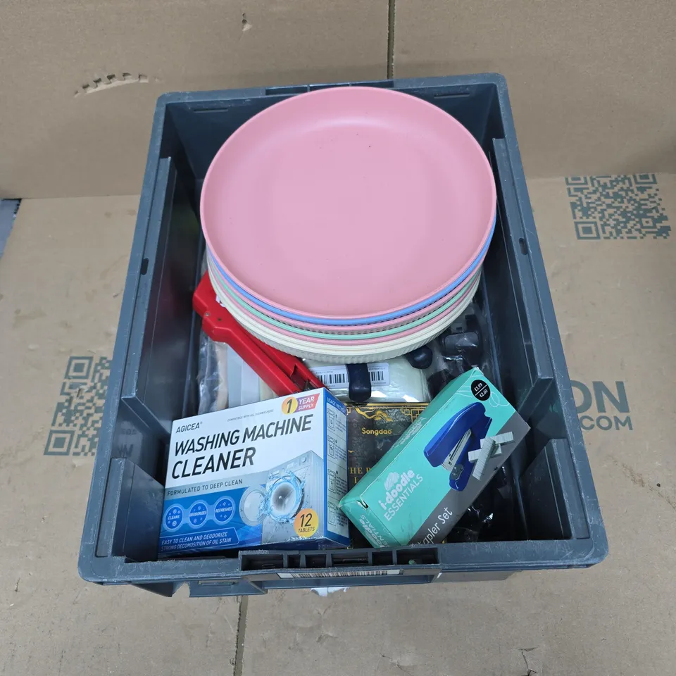 TOTE OF APPROXIMATELY 20 ASSORTED HOUSEHOLD ITEMS TO INCLUDE PLATES, STALPER, ASSORTED TOOLS, WASHING MACHINE CLEANER, SONGDAO THE BEAUTIFUL LANDSCAPE ETC