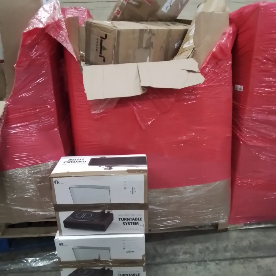 PALLET CONTAINING VARIOUS ITEMS TO INCLUDE X2 TURNTABLE SYSTEMS CHAIRS, HOUSEHOLD ITEMS ETC.