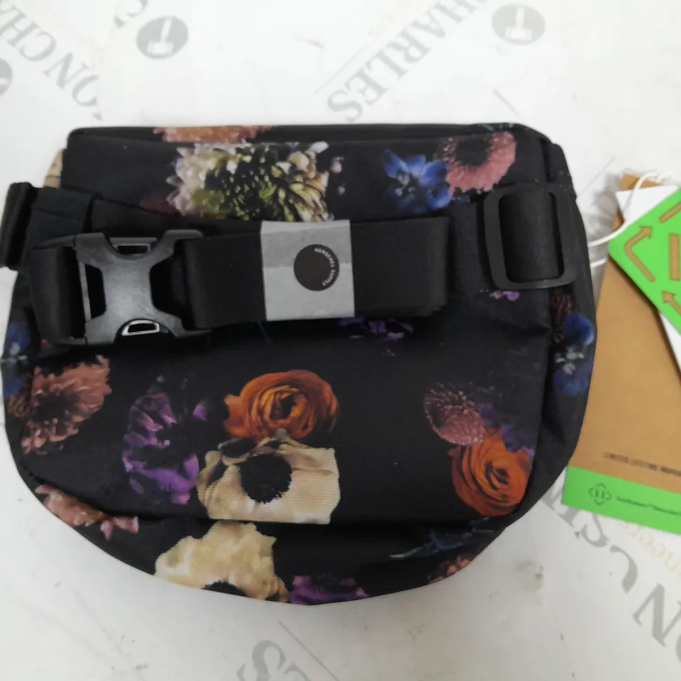 HERSCHELL SETTLEMENT HIP PACK IN FLORAL REVIVAL - ONE SIZE