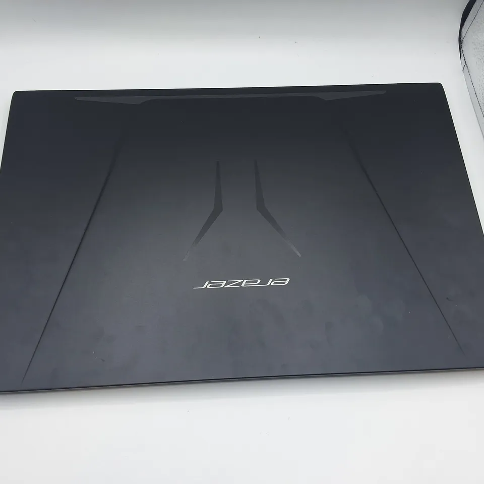 UNBOXED MEDION ERAZER NOTEBOOK PC IN BLACK - X17801