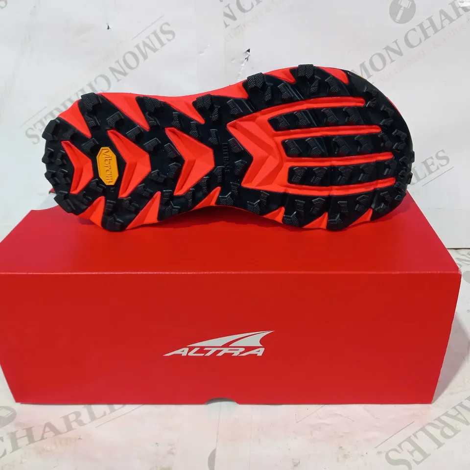 BOXED PAIR OF ALTRA TRAINERS IN RED/BLACK UK SIZE 5