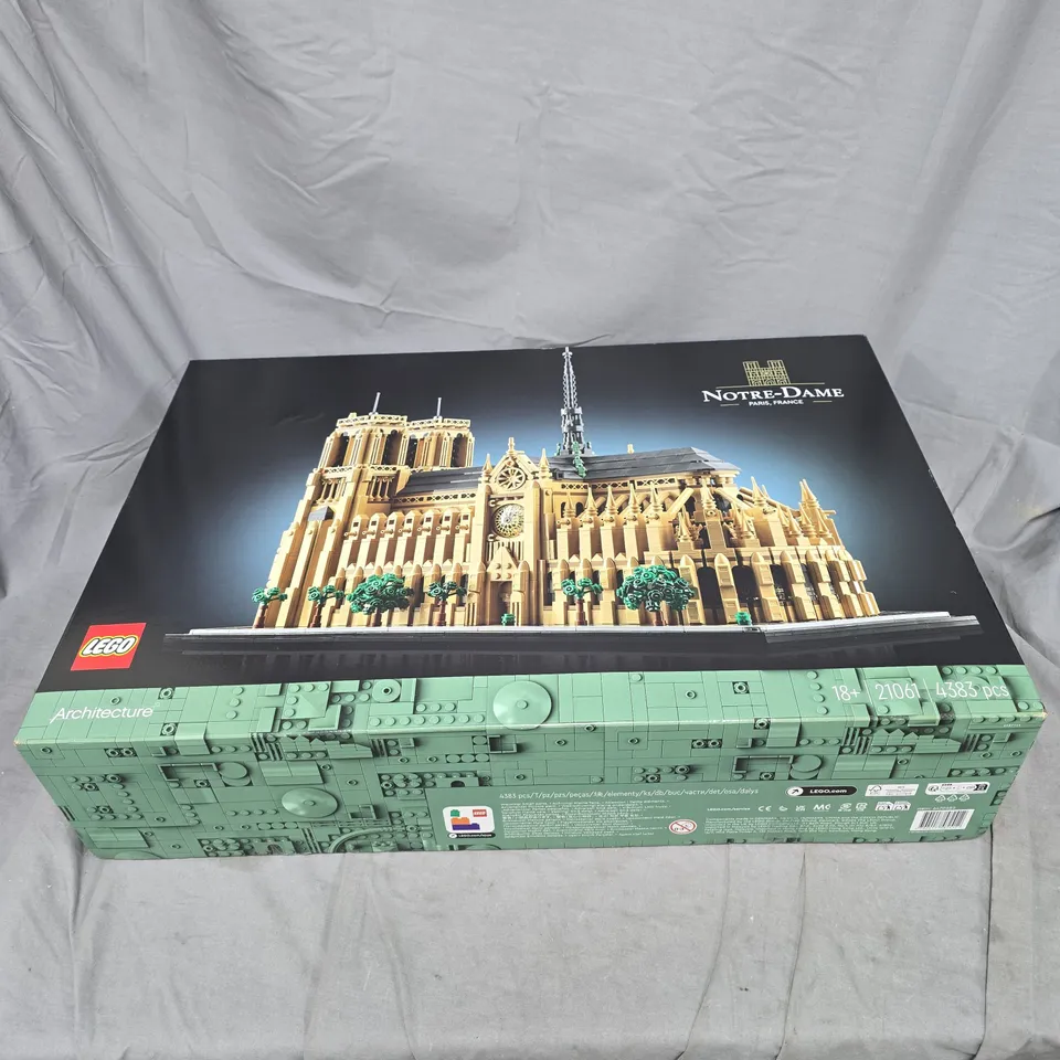LEGO ARCHITECTURE NOTRE-DAME DE PARIS SET 21061