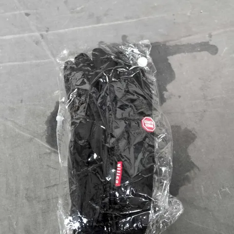 BOX OF APPROXIMATELY 25 ASSORTED CLOTHING ITEMS TO INCLUDE: GLOVES AND SHIRT