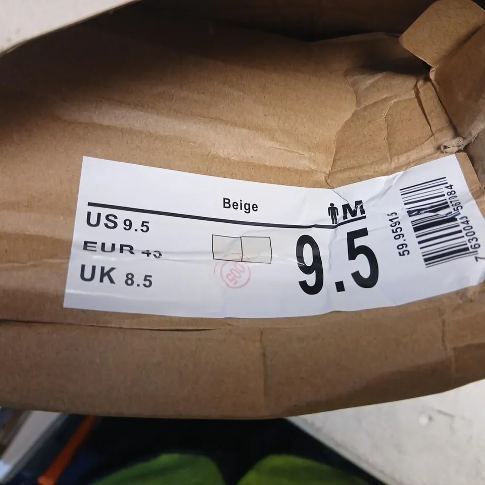 ON RUNNING BEIGE SNEAKERS — UK 8.5 (US 9.5, EUR 43)