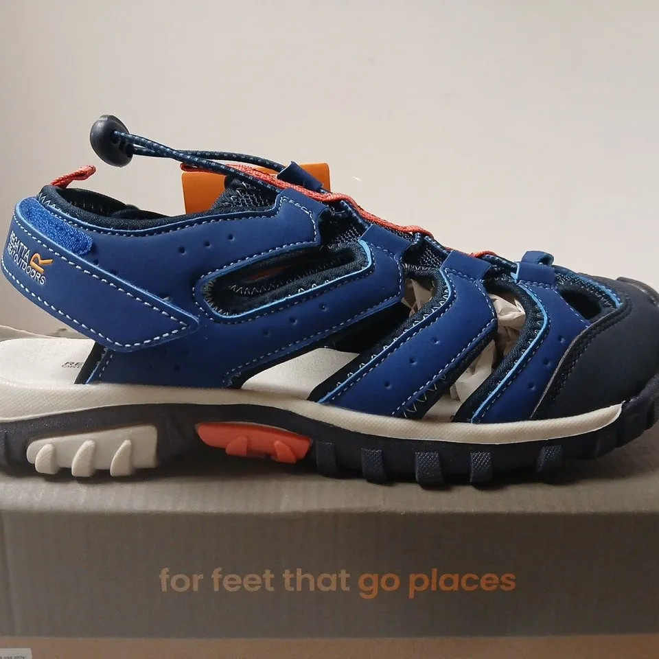 BOXED PAIR OF REGATTA WESTSHORE IV JNR KIDS' SANDALS – AVIATOR BLUE/PEACH PINK, UK 6