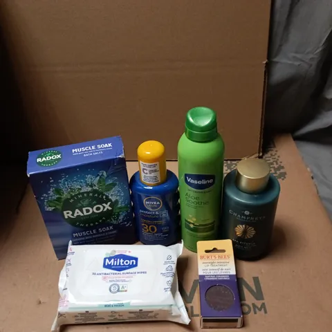 APPROXIMATEY 20 ASSORTED HEALTH AND BEAUTY PRODUCTS TO INCLUDE - RADOX MUSCLE SOAK - CHAMPNEYS BATH MILK AND MILTON ANTIBACTERIAL SURFACE WIPES