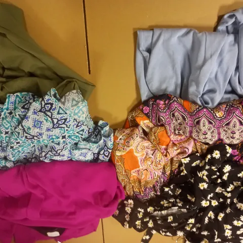 BOX OF APPROX 6 ASSORTED ITEMS OF EVANS CLOTHING IN VARIOUS SIZES AND STYLES