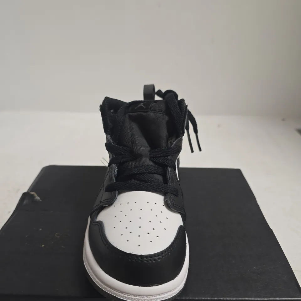 BOXED PAIR OF JORDAN 1 MID TD KIDS' SNEAKERS – BLACK/WHITE, UK 9.5