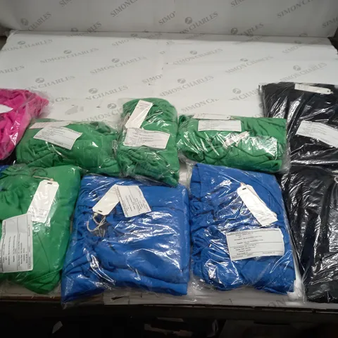 BAG OF APPROX 10 ASSORTED CLOTHING ITEMS TO INCLUDE - MAISON DE NIMES