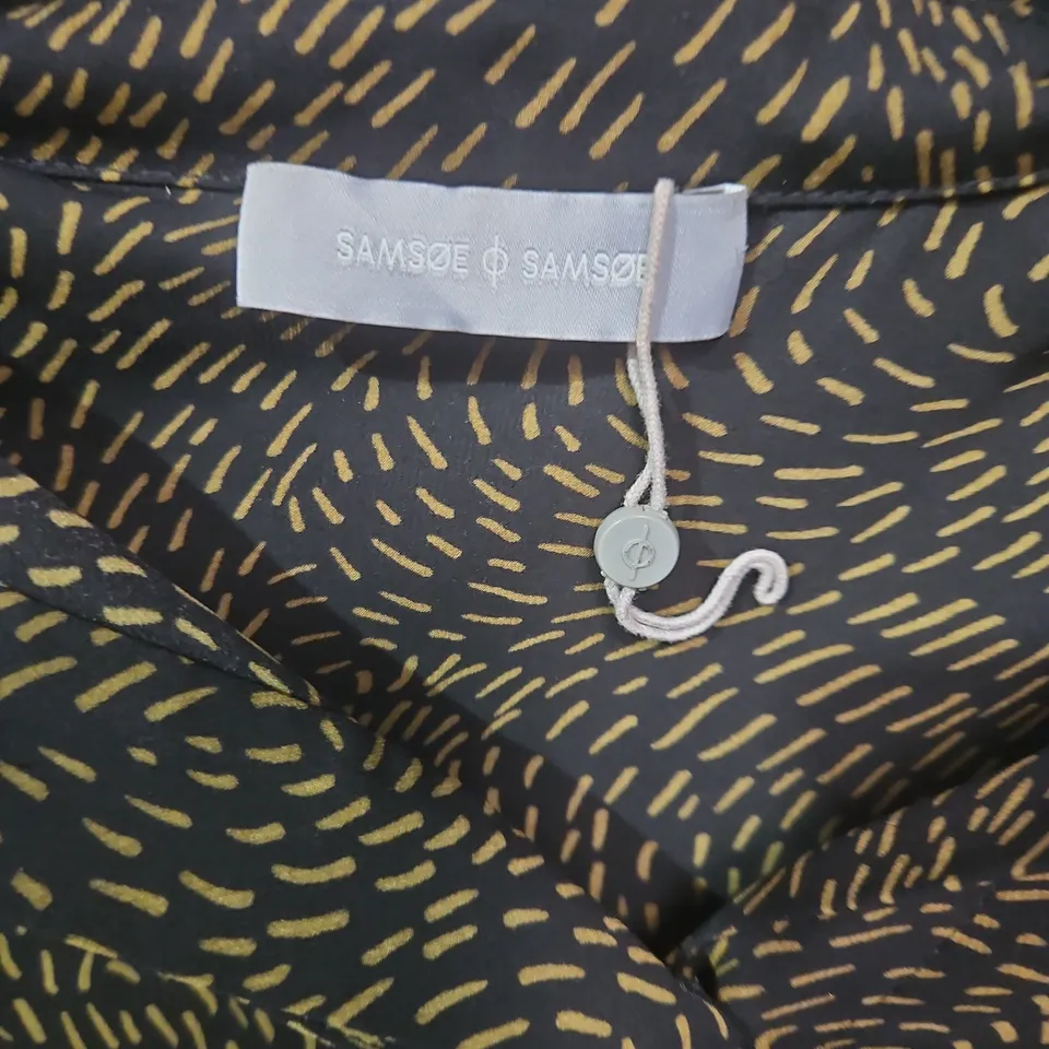 SAMSØE & SAMSØE WOMEN'S BLOUSE – BROWN & GOLD PATTERN, LONG SLEEVE - SIZE UNSPECIFIED