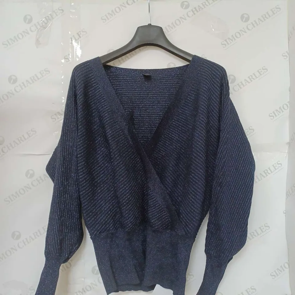 LOT OF APPROXIMATELY 15 CLOTHING ITEMS TO INCLUDE JACKETS, TROUSERS AND JUMPERS
