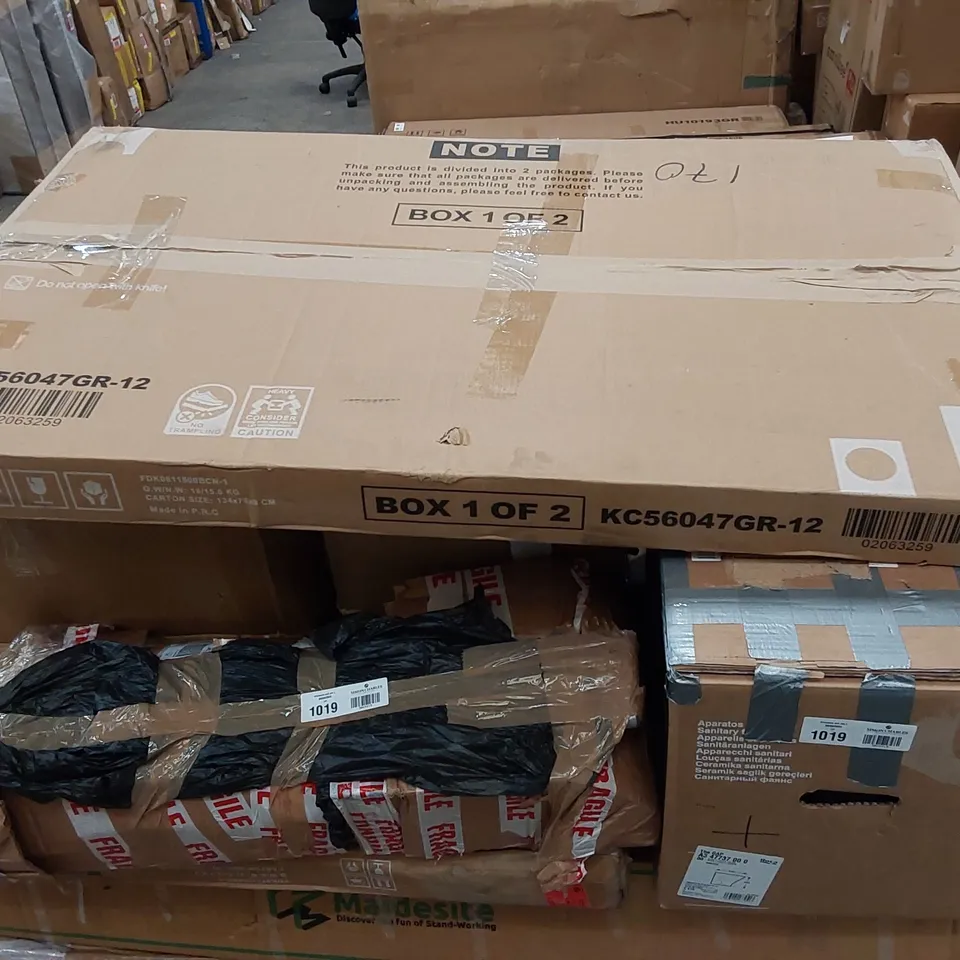 PALLET OF ASSORTED FURNITURE PARTS AND HOUSEHOLD PRODUCTS 