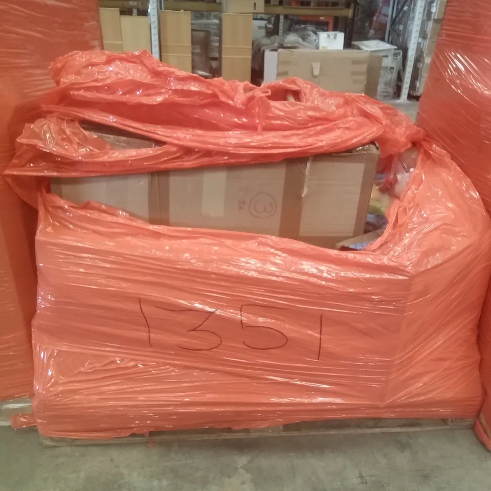 PALLET OF ASSORTED ITEMS INCLUDING LED CHANDELIER, MAGNETIC LED TRACING LIGHT PAD, HOMIDEC DRYING RACK, AMAGABELI ANIMAL TRAP