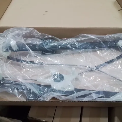 BOX CONTAINING LARGE AMOUNT OF ELECTRIC CAR WINDOW MECHANISMS