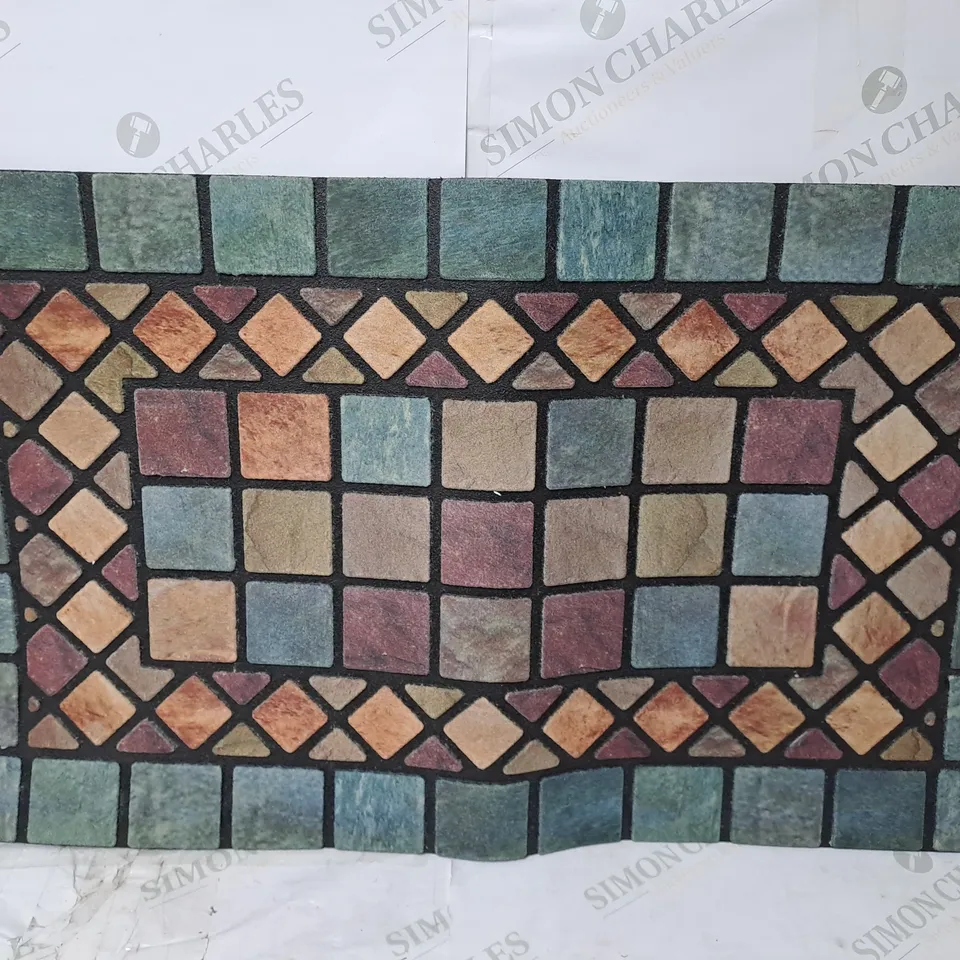 2 FLOOR MATS TO INCLUDE LUXURY COIR MAT APPROX. 45CM X 75M 