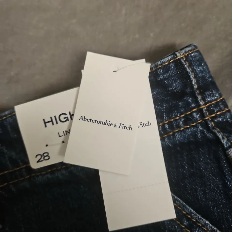 ABERCROMBIE & FITCH HIGH RISE LINEN-BLEND DENIM SHORTS – UK 10 (28)