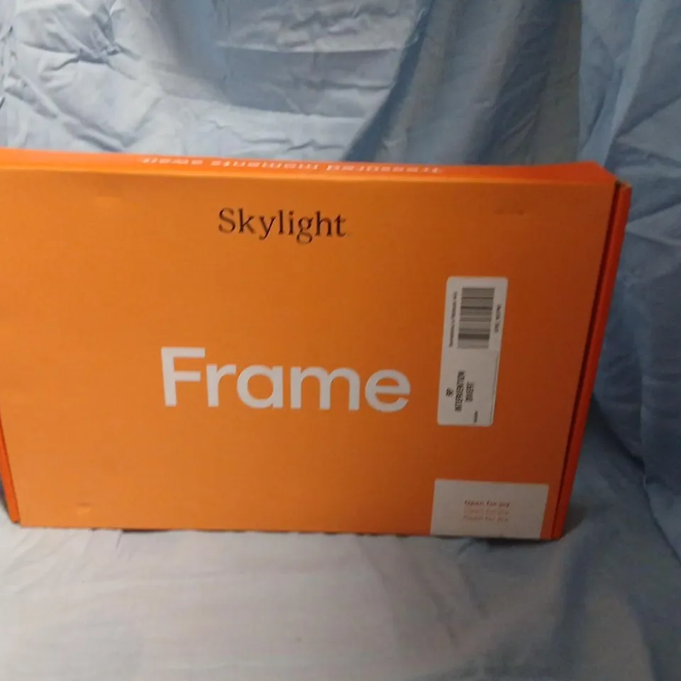 SKYLIGHT FRAME DIGITAL PHOTO FRAME