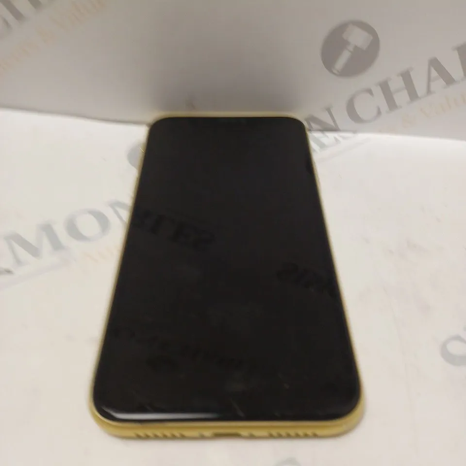 IPHONE 11 64GB YELLOW