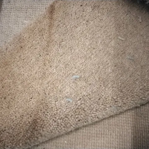 ROLL OF LINGDALE ELITE MALHAM CREAM CARPET APPROXIMATELY 4M X 30M