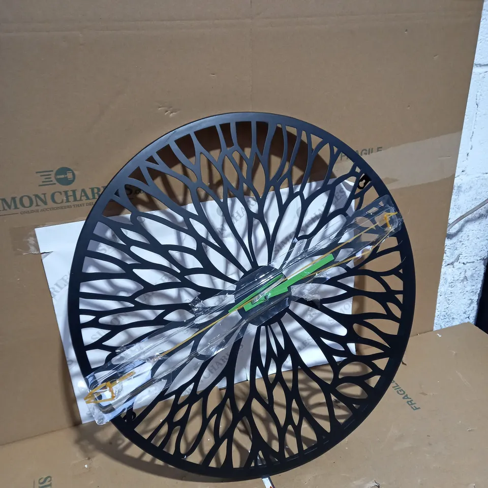 BLACK METAL WALL CLOCK