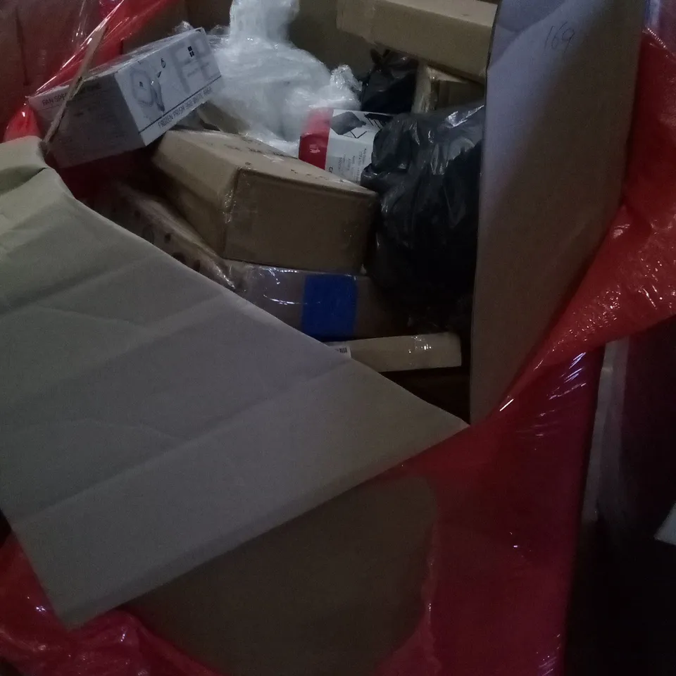 LARGE PALLET OF A SIGNIFICANT QUANTITY OF ASSORTED ITEMS TO INCLUDE COMPUTER FAN, COOKWARE RACK AND STORAGE RACK