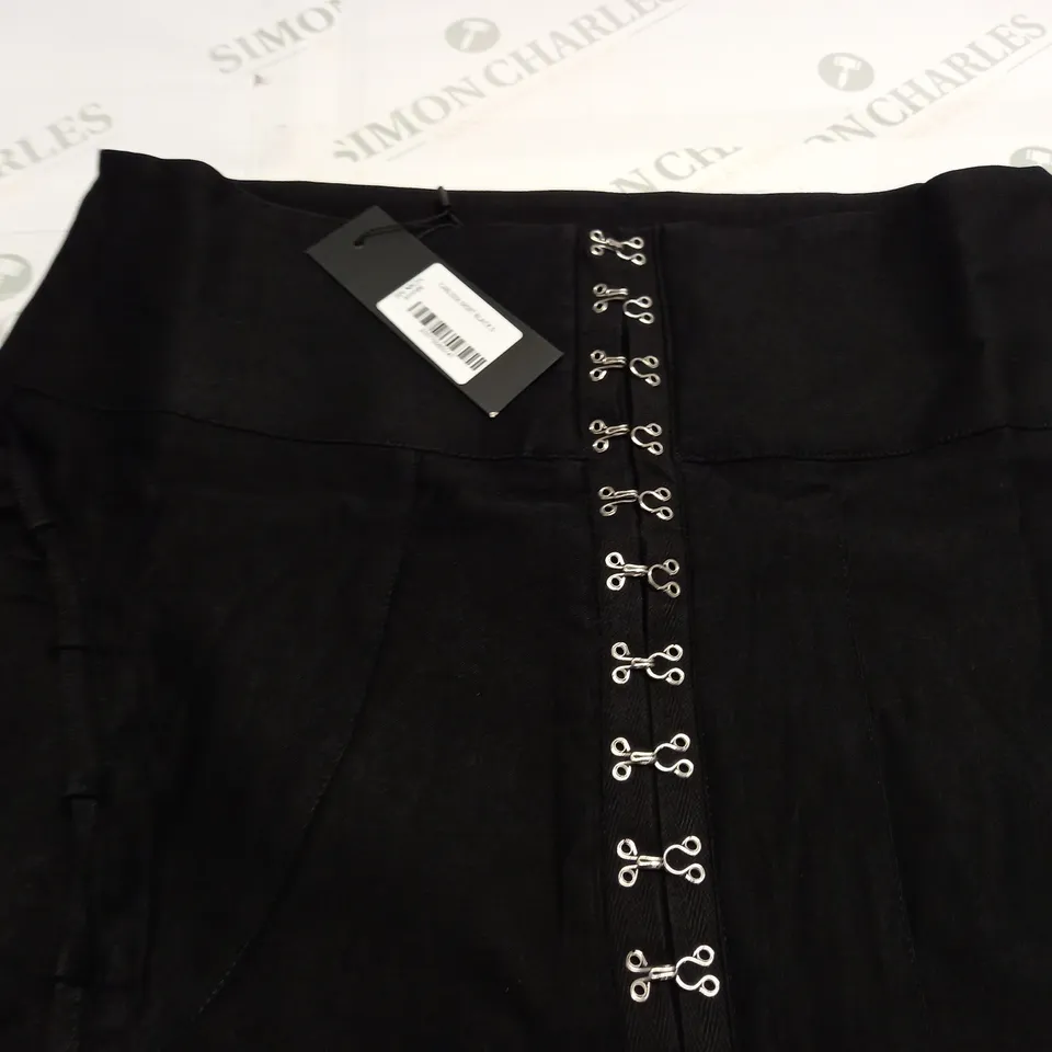 MOTEL CARLISIA SKIRT IN BLACK - UK S