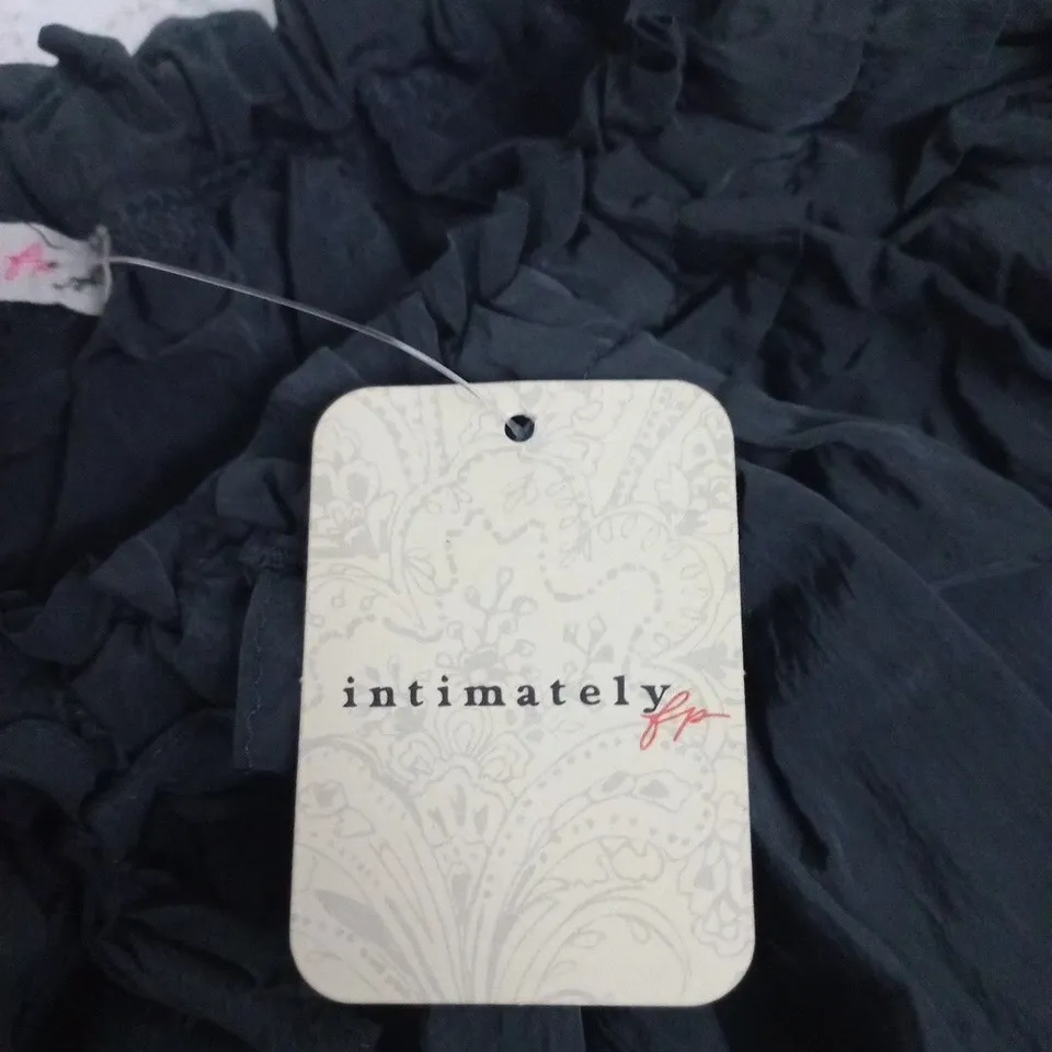 INTIMATELY XS WOMEN'S BLACK CRINKLE FABRIC TROUSERS (INTIMATELY FP) – BRAND TAG ATTACHED