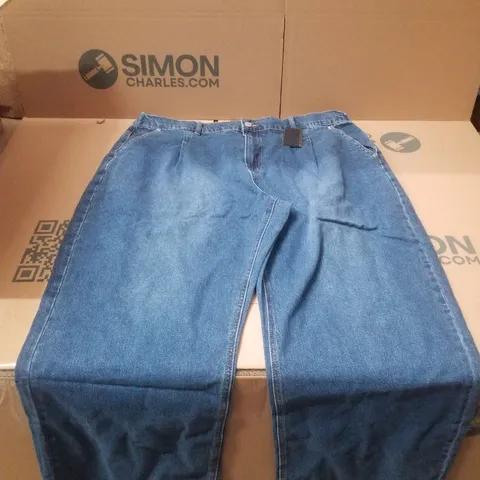 BOX CONTAINING APPROXIMATELY 10 BRAND NEW SIMPLY BE MID BLUE PLEAT DETAIL WIDE LEG JEANS - SIZE 20R