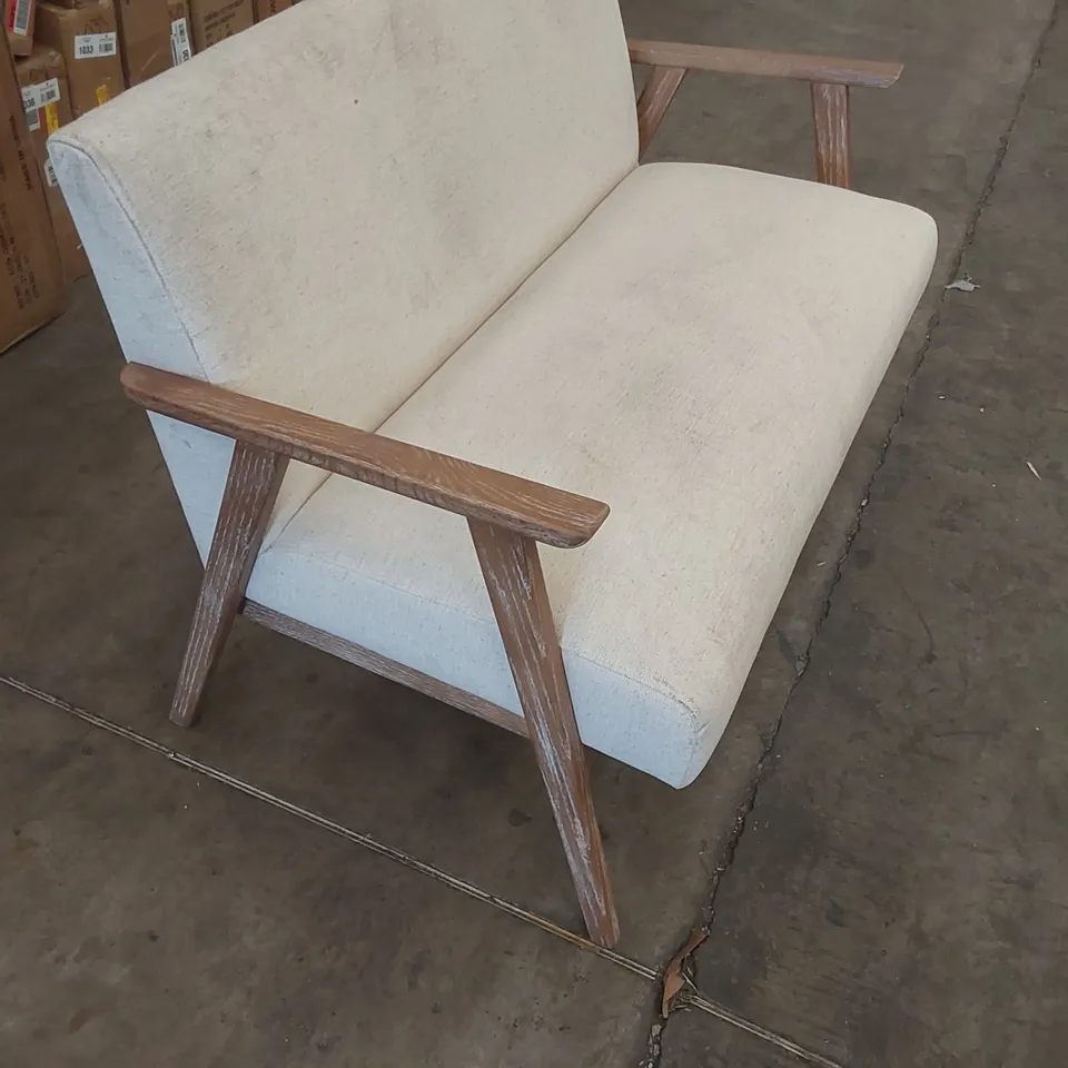 QUALITY DESIGNER HOWTON SOFA
