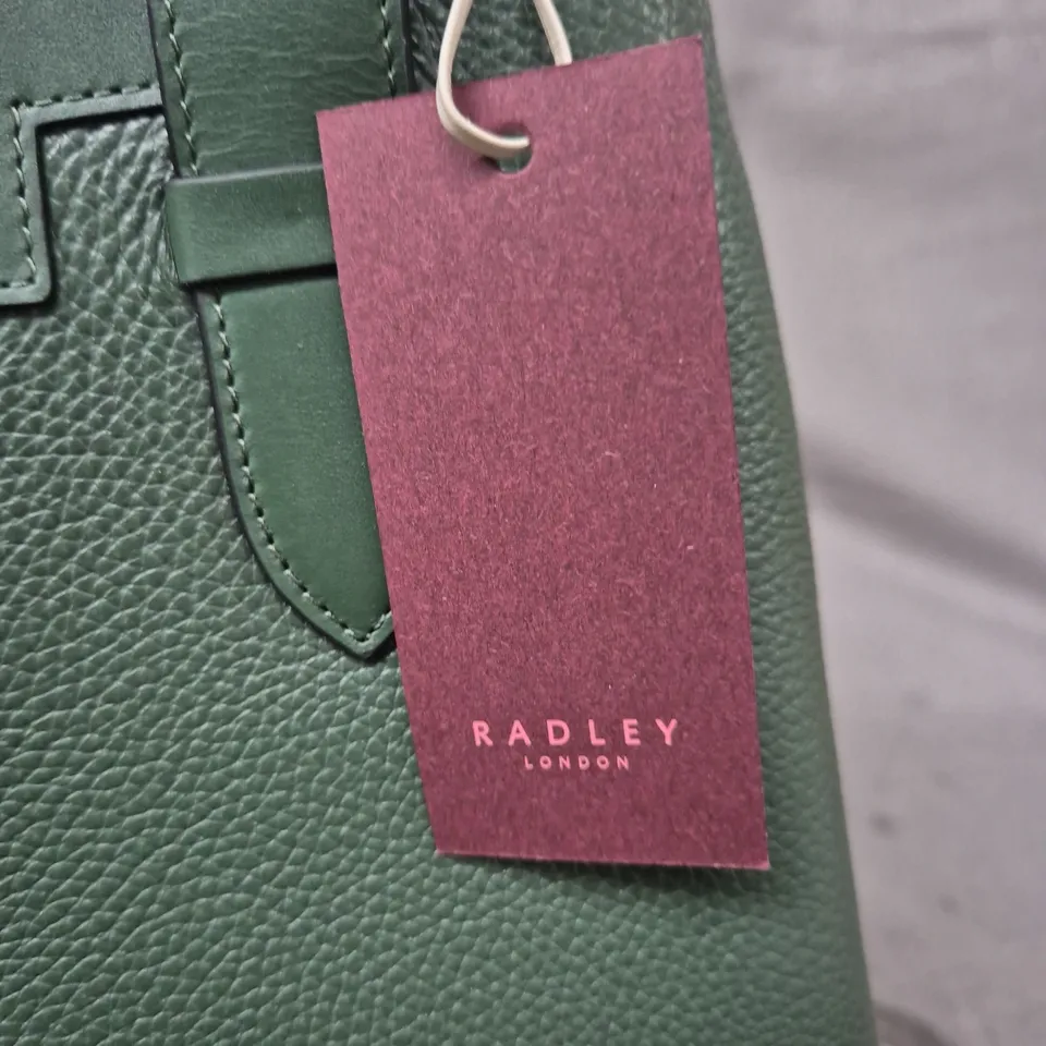 RADLEY LONDON GREEN PEBBLED LEATHER HANDBAG
