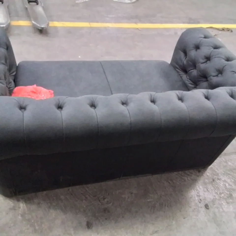 QUALITY DESIGNER 2 SEATER FABRIC UPHOLSTERED BUTTON BACK CHARCOAL GREY SOFA