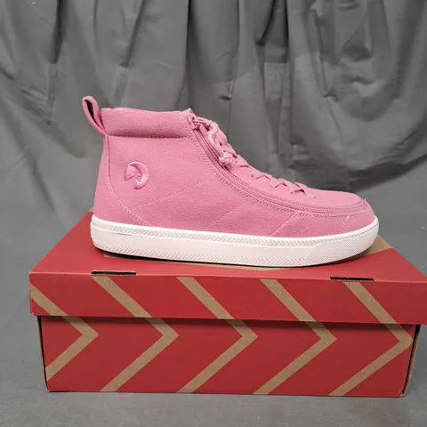 BOXED PAIR OF BILLY CLASSIC WDR HIGH TOP SHOES SIZE 3W
