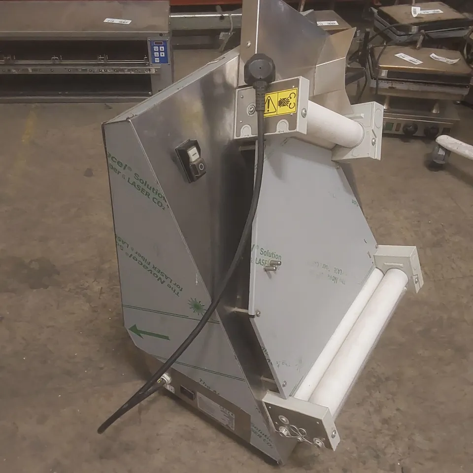 COMMERCIAL SPR-40 DOUGH ROLLER