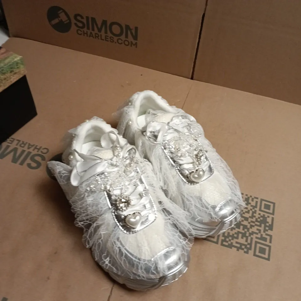 KOI KELPIE WHIMSICAL TRAINERS - IVORY, UK4