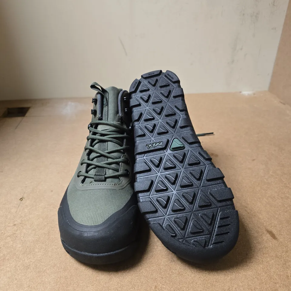 BOHE MEN'S OLIVE GREEN HIKING BOOTS - UK SIZE 9 