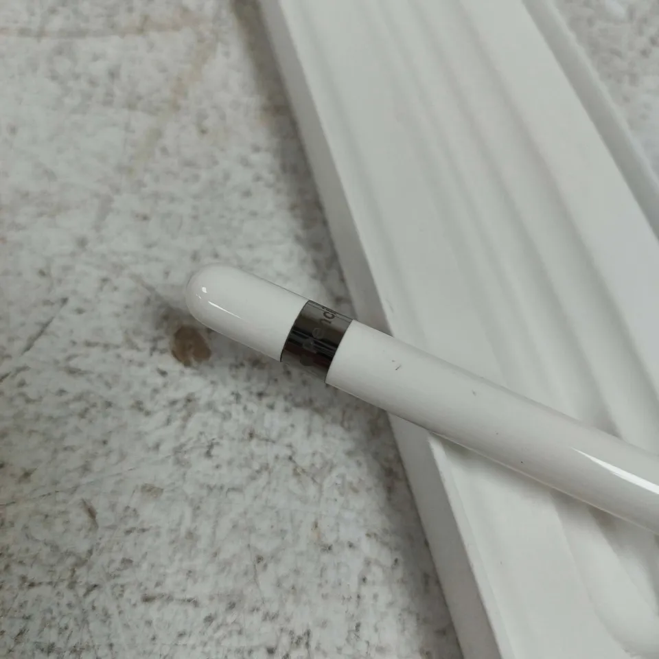 APPLE PENCIL (1ST GEN) – WHITE,