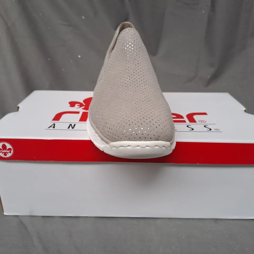 BOXED PAIR OF RIEKER WEDGE SLIP ON SHOES IN SILVER SIZE 6