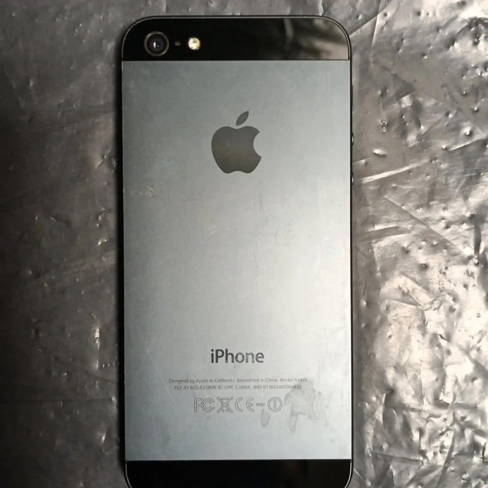 APPLE IPHONE 5 SMARTPHONE 