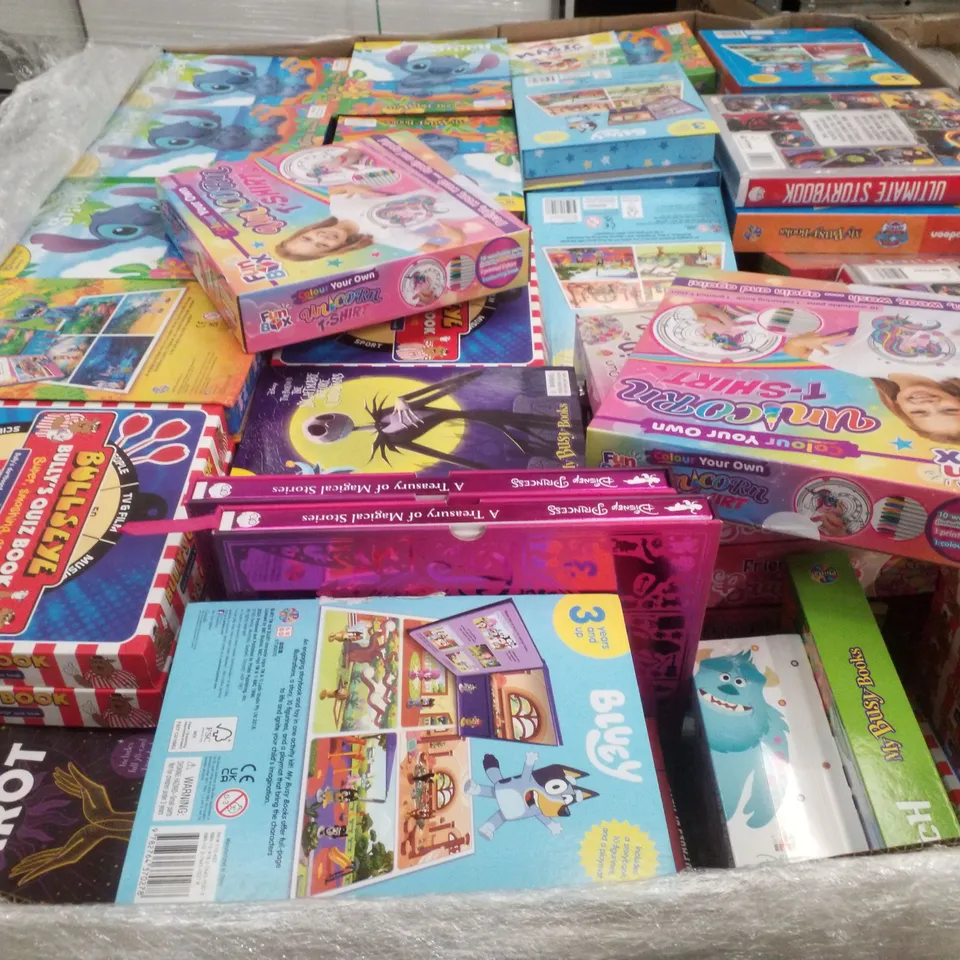 PALLET CONTAINING LARGE QUANTITY OF ASSORTED KIDS ACTIVITY BOOKS & TOYS