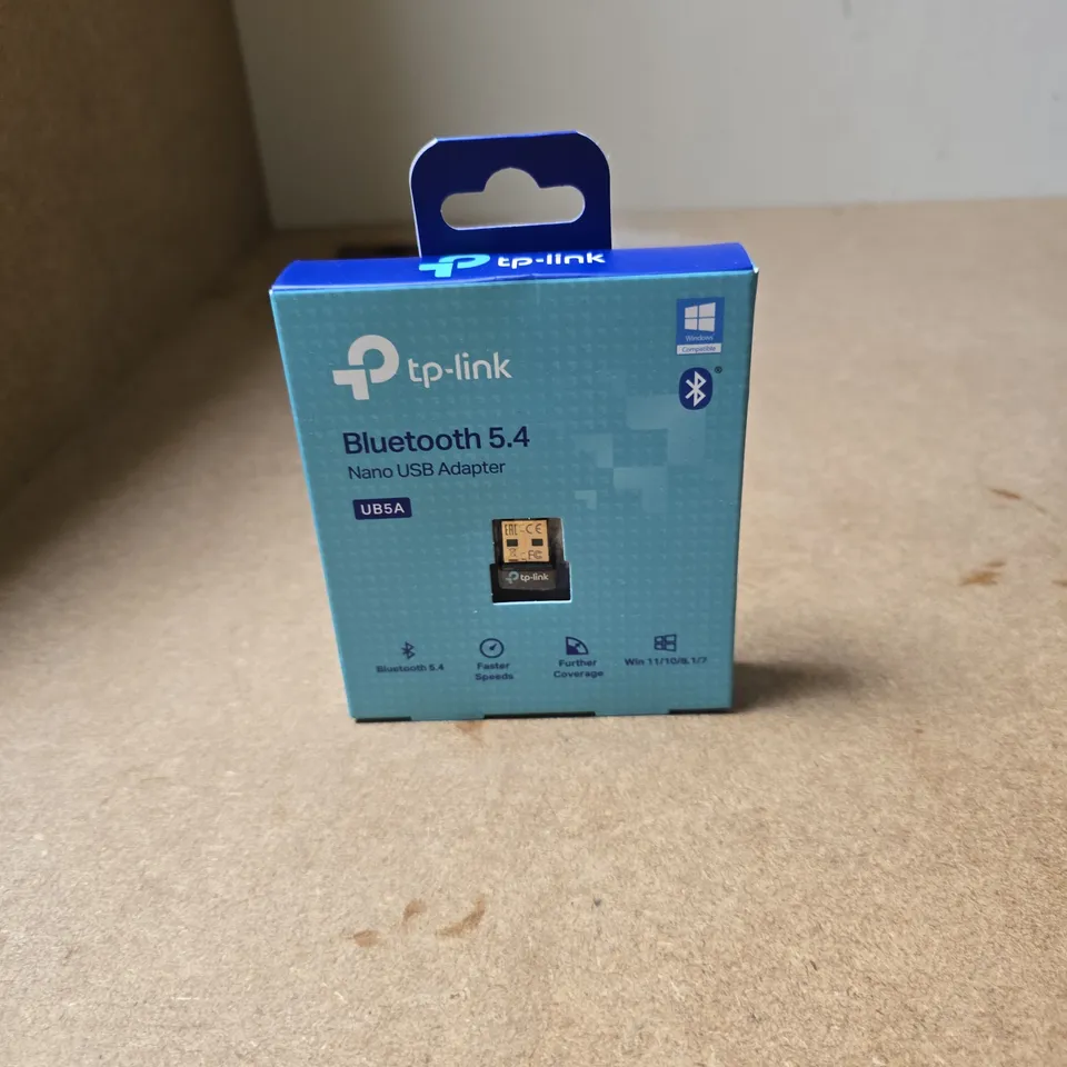 APPROXIMATELY 10 ASSORTED ITEMS INCLUDING nano usb adapter and aoc wired mouse