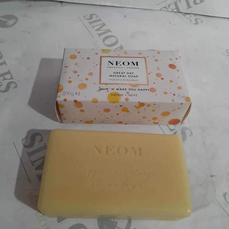 NEOM ORGANICS GREAT DAY NATURAL SOAP WITH WILD MINT & MANDARIN 200G 