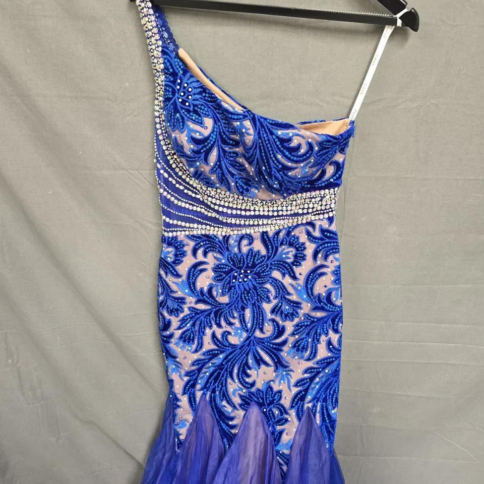 PANOPLY SEQUIN AND LACE PATTERN OCCASSIONAL DRESS - SIZE 6