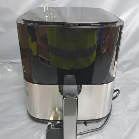 UNBRANDED AIR FRYER IN BLACK